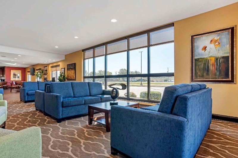 Comfort Suites Greenwood image