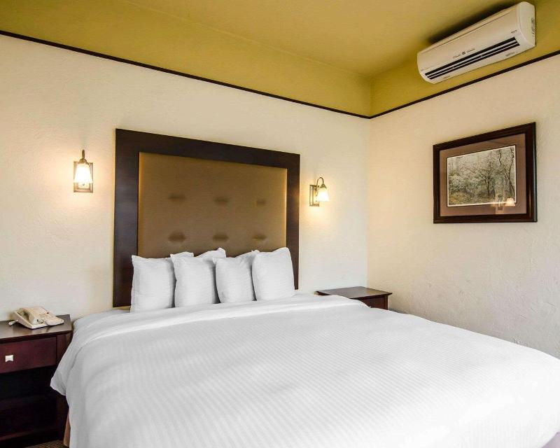 1929 Hotel Seville image