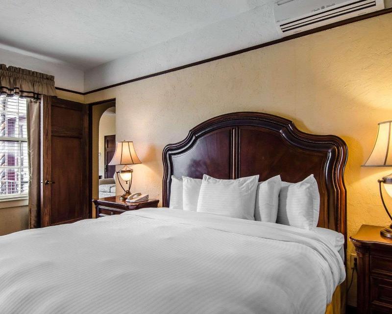 1929 Hotel Seville image