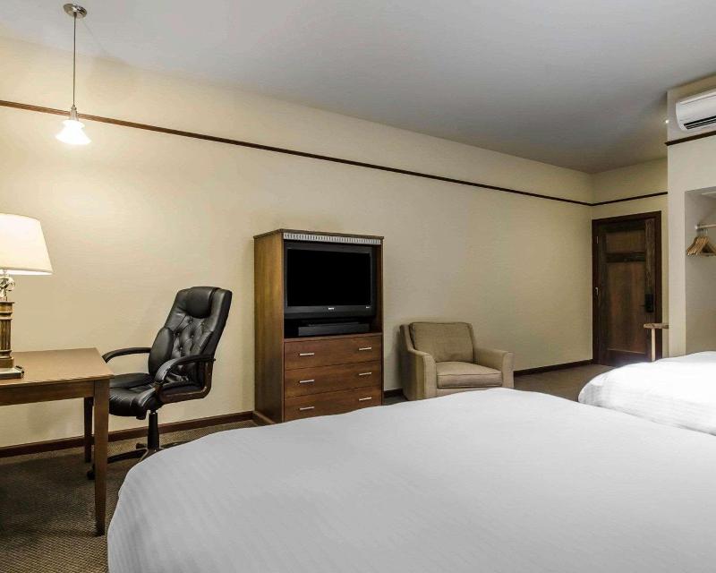 1929 Hotel Seville image
