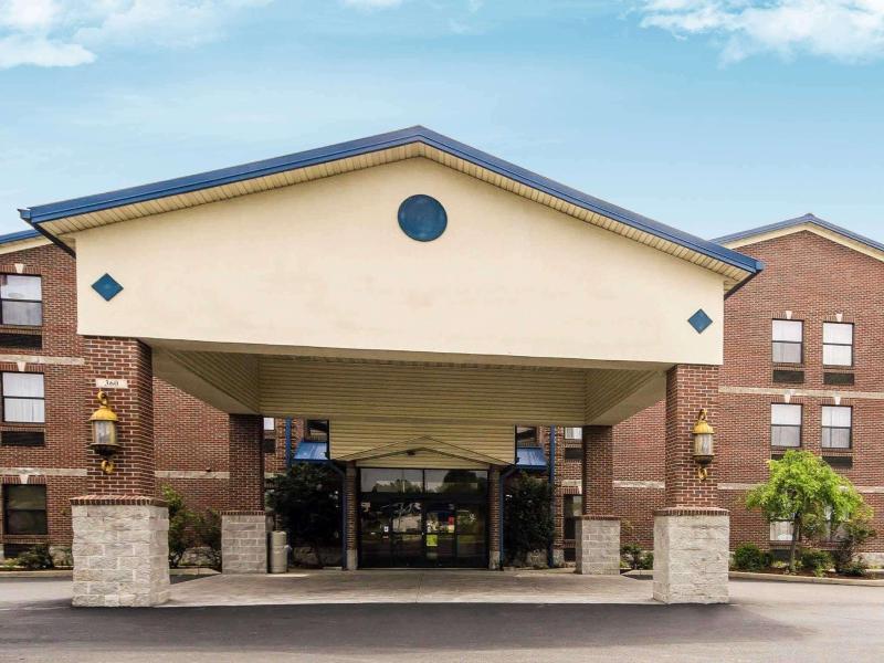 Quality Suites Jeffersonville Area