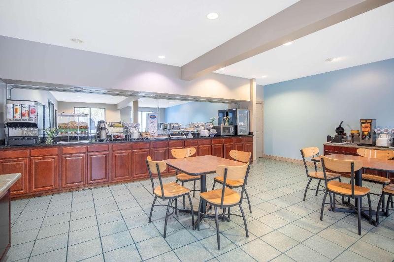Baymont By Wyndham Laurel image