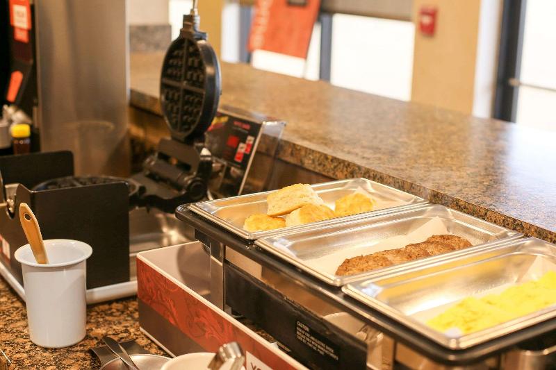 Comfort Inn & Suites Leeds I-20 image
