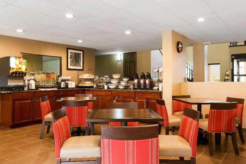 Comfort Inn & Suites Leeds I-20 image