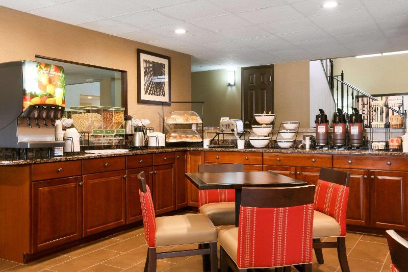 Comfort Inn & Suites Leeds I-20 image