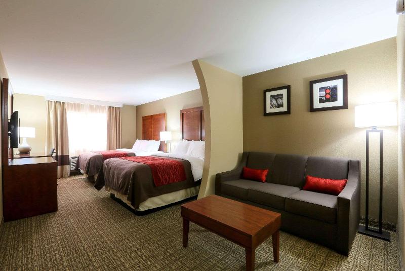 Comfort Inn & Suites Leeds I-20 image