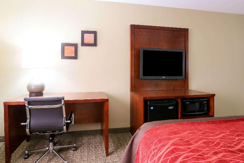 Comfort Inn & Suites Leeds I-20 image