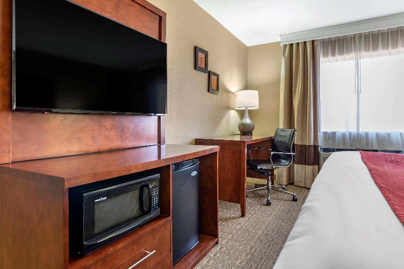 Comfort Inn & Suites Leeds I-20 image