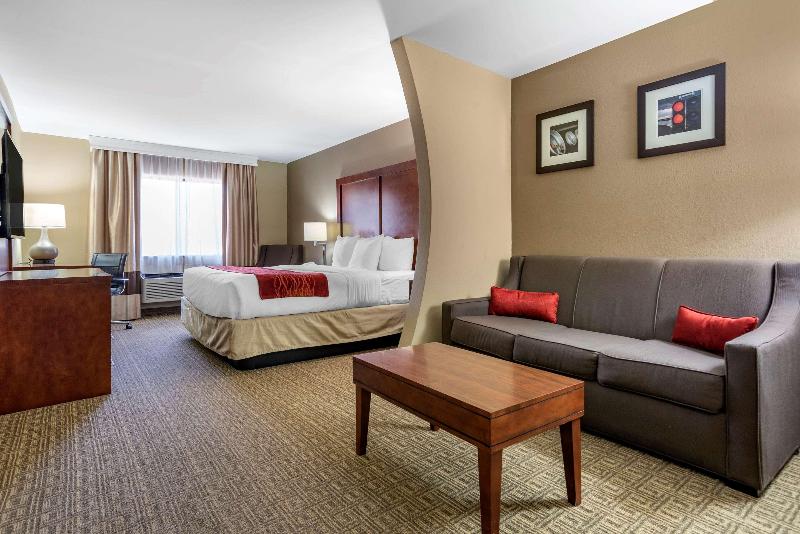 Comfort Inn & Suites Leeds I-20 image