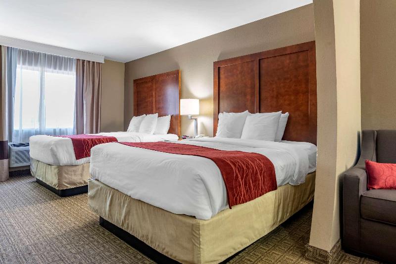Comfort Inn & Suites Leeds I-20 image