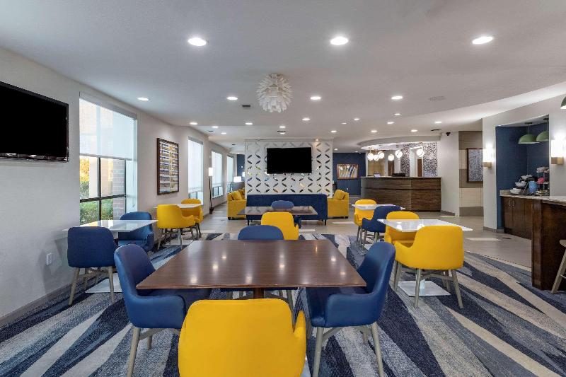Comfort Suites Natchitoches image