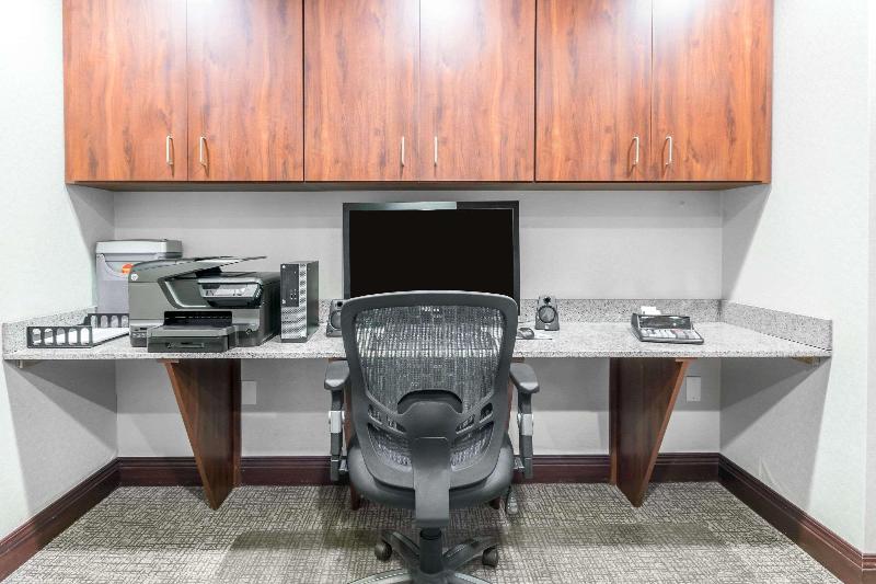 Comfort Suites Owensboro Area image