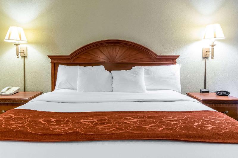 Comfort Suites Owensboro Area image