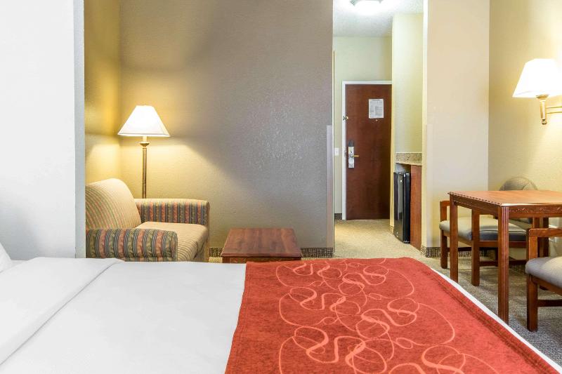 Comfort Suites Owensboro Area image