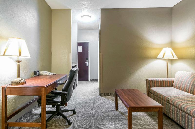 Comfort Suites Owensboro Area image