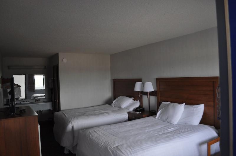 Super 8 by Wyndham Petoskey image
