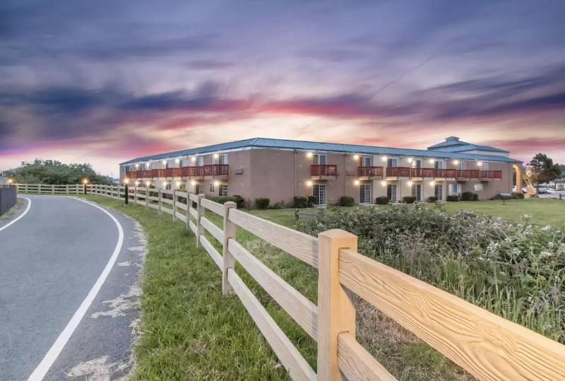 Quality Inn & Suites Crescent City Redwood Coast image
