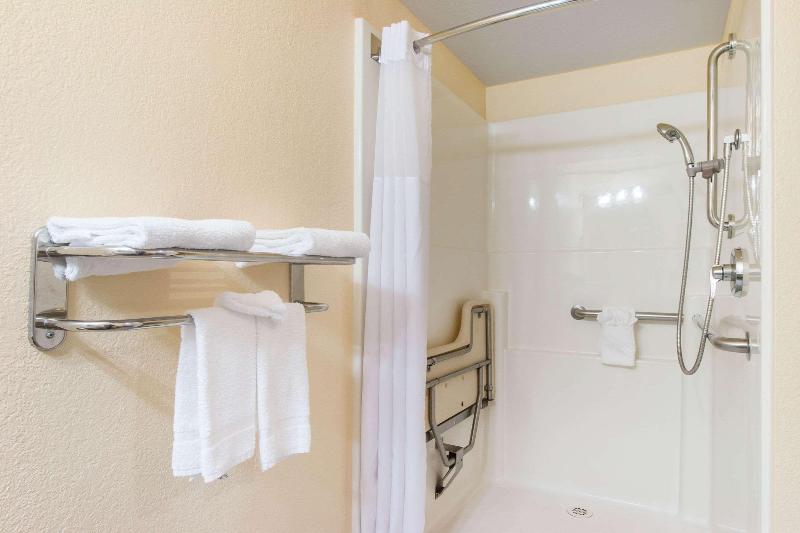 Quality Inn & Suites Crescent City Redwood Coast image