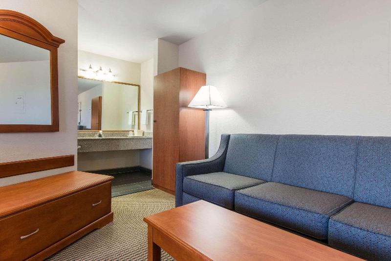 Quality Inn & Suites Crescent City Redwood Coast image