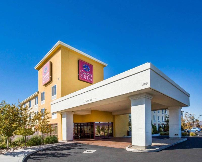 Comfort Suites Fernley image