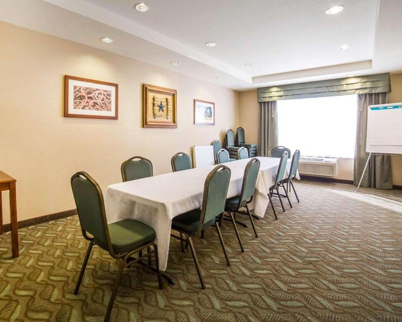 Comfort Suites Fernley image