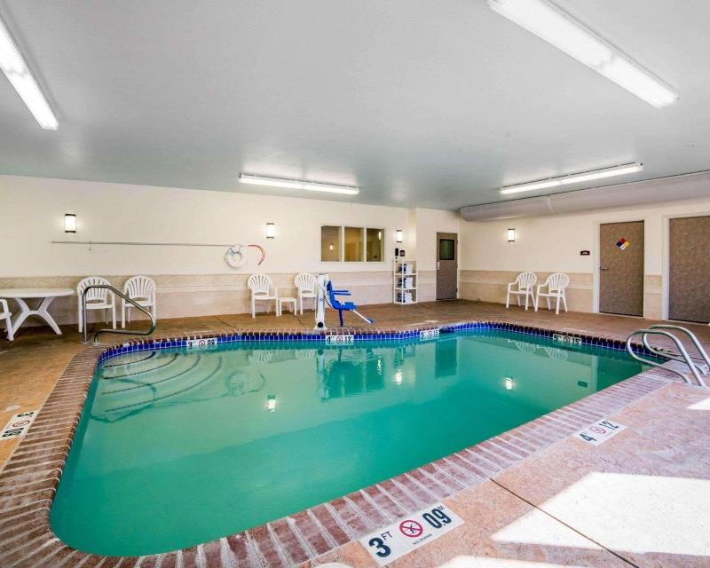 Comfort Suites Fernley image