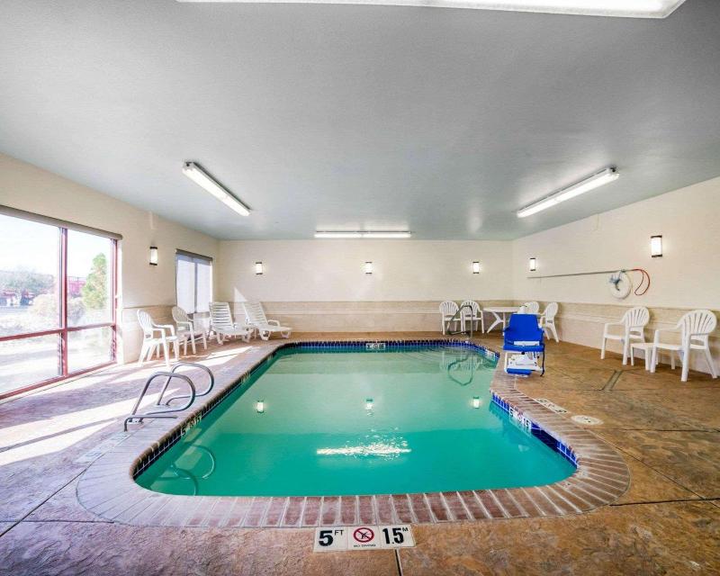 Comfort Suites Fernley image