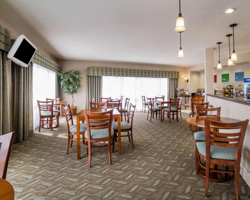 Comfort Suites Fernley image
