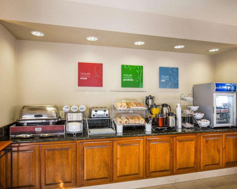 Comfort Suites Fernley image