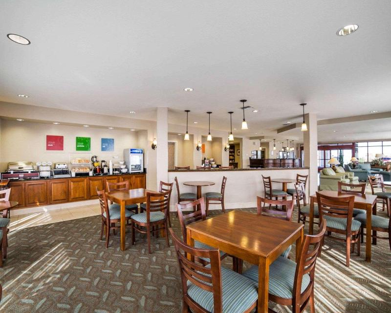 Comfort Suites Fernley image