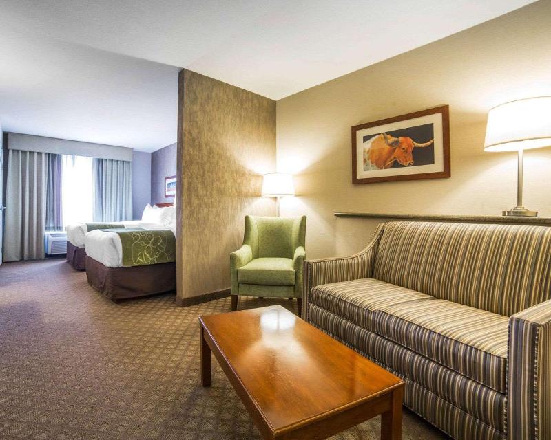 Comfort Suites Fernley image