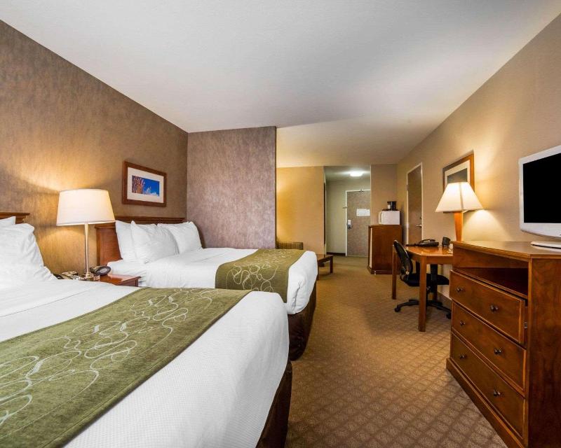Comfort Suites Fernley image