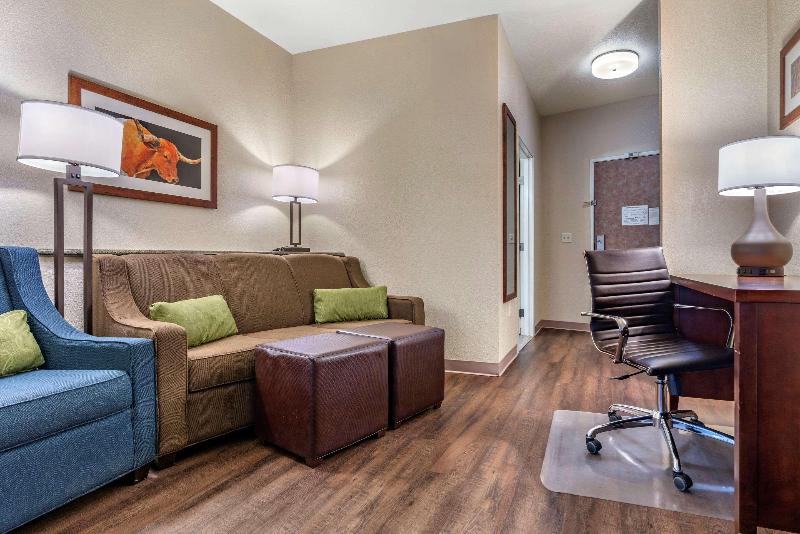 Comfort Suites Fernley image