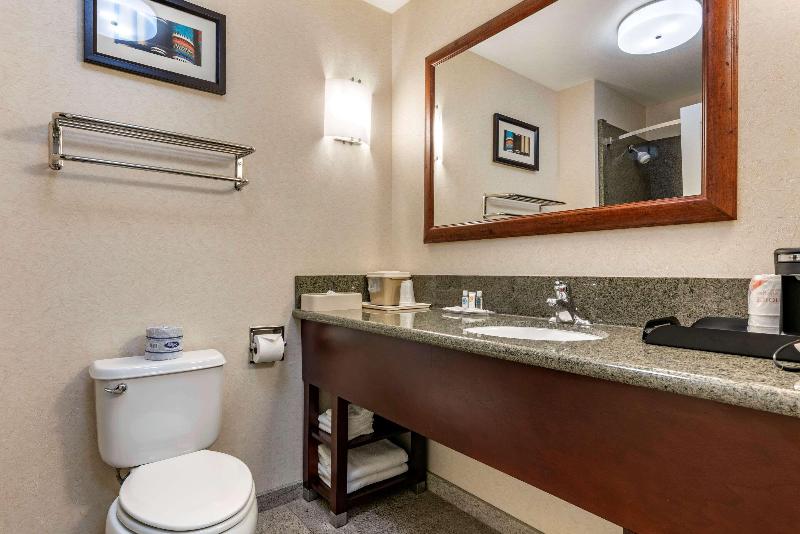 Comfort Suites Fernley image