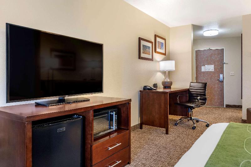 Comfort Suites Fernley image