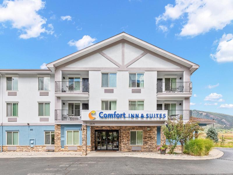 Comfort Inn & Suites Glenwood Springs On The River image