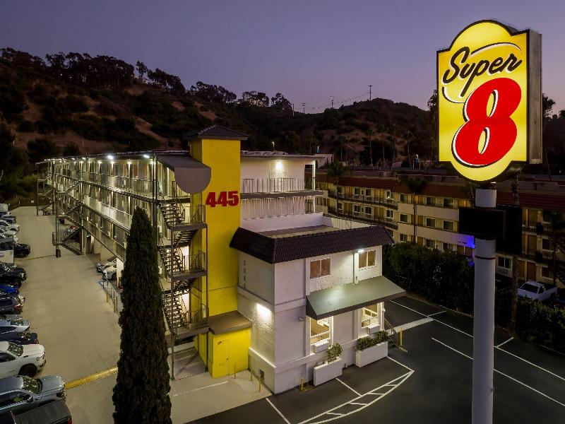 Super 8 by Wyndham San Diego Hotel Circle image