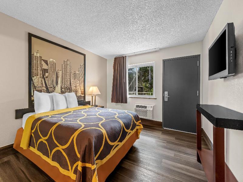 Super 8 by Wyndham San Diego Hotel Circle image