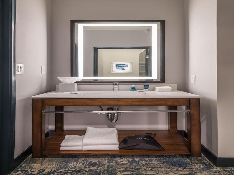 Four Points By Sheraton Anchorage Downtown image