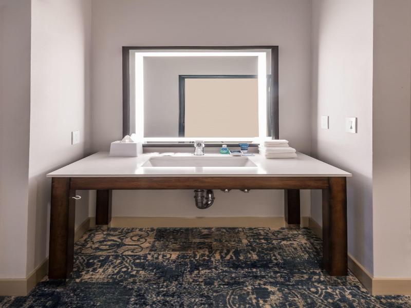 Four Points By Sheraton Anchorage Downtown image