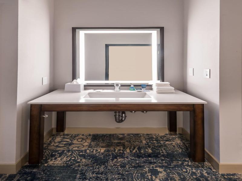 Four Points By Sheraton Anchorage Downtown image