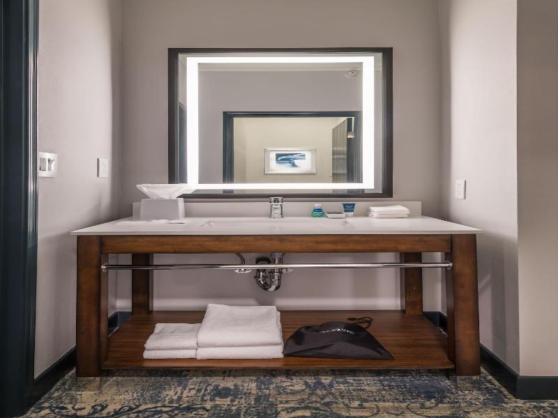 Four Points By Sheraton Anchorage Downtown image