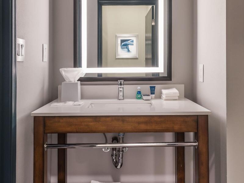 Four Points By Sheraton Anchorage Downtown image