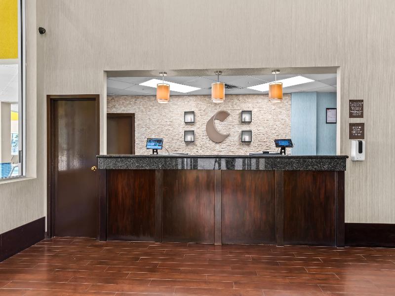 Comfort Inn & Suites Calgary Airport South