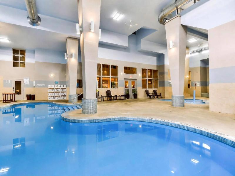 Comfort Inn & Suites Ambassador Bridge image