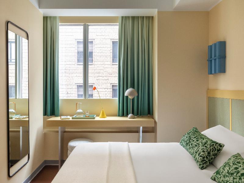 room detail thumbnail 2