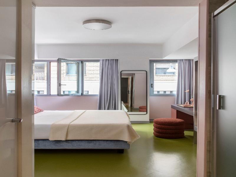 room detail thumbnail 0