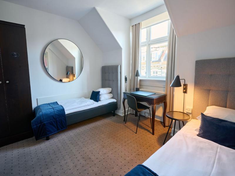 Best Western Hotel Hebron image