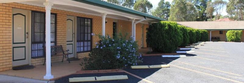 Hilltops Retreat Motor Inn