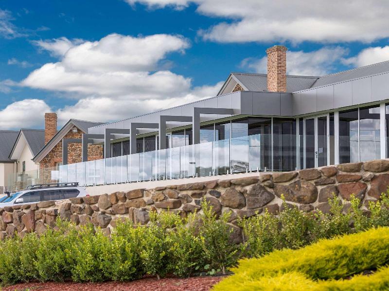 Mercure Goulburn — general view